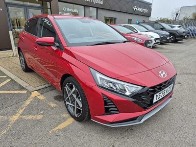 New Hyundai i20 Premium 100 HP (73 kW) 2025 Red Hatchback