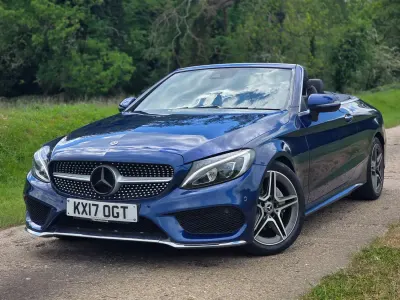 Usado Mercedes C220 AMG line 2017 Azul Cabrios