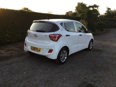 White Used 2016 Hyundai i10 Hatchback | £3,995 (Fair price)