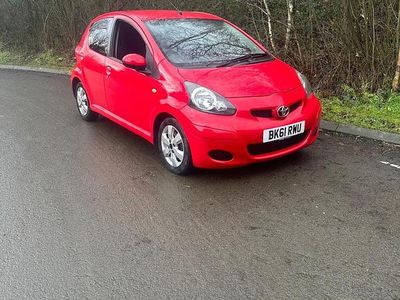 Used Toyota Aygo 67 HP (49 kW) 2011 Red Hatchback