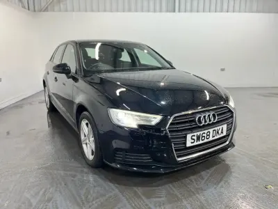 Begagnad Audi A3 Sportback Comfort 116 HK (85 kW) 2018 Svart Halvkombi