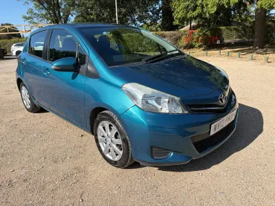 Used Toyota Yaris 99 HP (72 kW) 2012 Turquoise Hatchback