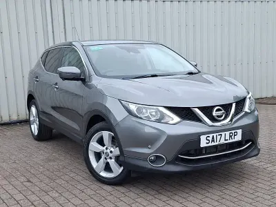 Used Nissan Qashqai N-Connecta 115 HP (84 kW) 2017 Grey SUV