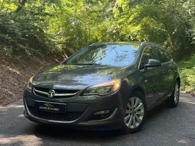 Used Vauxhall Astra Elite 165 HP (121 kW) 2014 Grey Estate