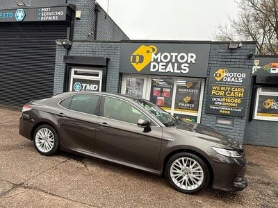 Used Toyota Camry 218 HP (160 kW) 2019 Grey Sedan
