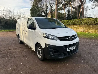 Used Vauxhall Vivaro 100 HP (73 kW) 2022 White MPV