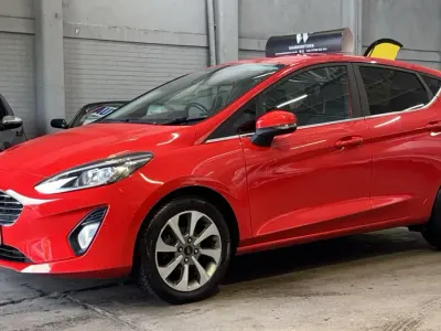Used Ford Fiesta Zetec 70 HP (51 kW) 2017 Red Hatchback