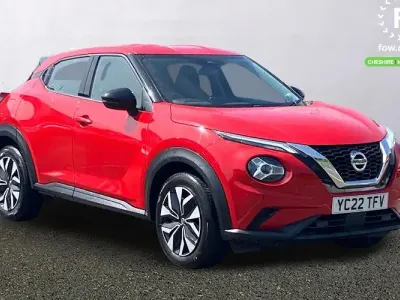 Używany Nissan Juke Acenta 114 KM (83 kW) 2022 Czerwony SUV