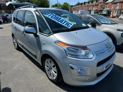 Begagnad Citroën C3 Picasso Exclusive 120 HK (88 kW) 2014 Silver Minibuss