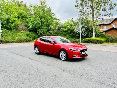 Käytetty Mazda 3 Inclusive 2017 Punainen Viistoperä