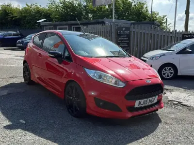 Used Ford Fiesta Zetec 140 HP (102 kW) 2015 Red Hatchback
