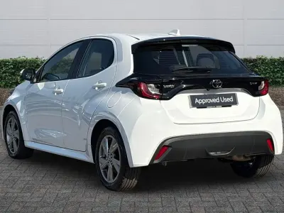 Used Toyota Yaris 2024 White Hatchback