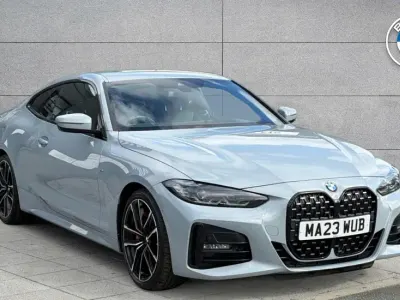 Usado BMW 420 M Sport 181 HP (133 kW) 2023 Cinzento Coupé