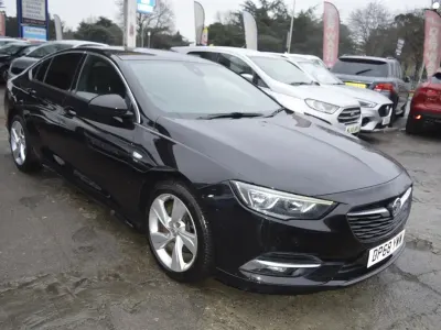 Second-hand Vauxhall Insignia SRi 165 CP (121 kW) 2019 Negru Hatchback