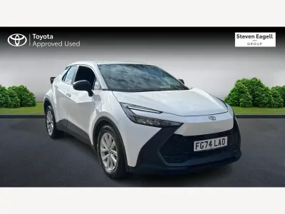 Used Toyota C-HR 140 HP (102 kW) 2024 White SUV
