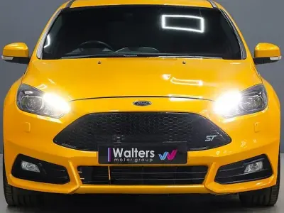 Używany Ford Focus ST 250 KM (183 kW) 2016 Żółty Hatchback