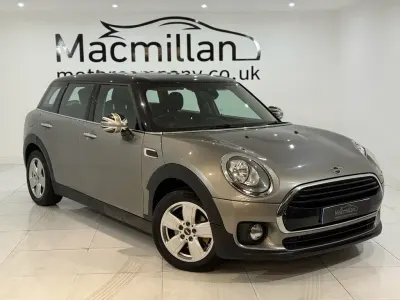 Usado Mini Cooper Clubman 136 CV (100 kW) 2018 Plateado Familiar