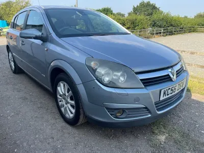 Used Vauxhall Astra Design Edition 2007 Silver Hatchback