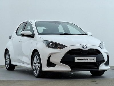 Used Toyota Yaris Hybrid 116 HP (85 kW) 2022 White Hatchback
