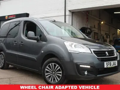Used Peugeot Partner 100 HP (73 kW) 2018 Grey MPV