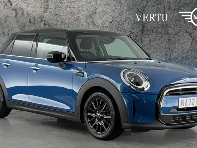 Usado Mini Cooper Classic 136 CV (100 kW) 2022 Azul Utilitario