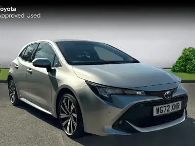 Usado Toyota Corolla Design 122 CV (89 kW) 2022 Plateado Utilitario