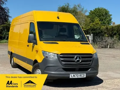 Used Mercedes Sprinter Progressive 141 HP (103 kW) 2020 Yellow Van