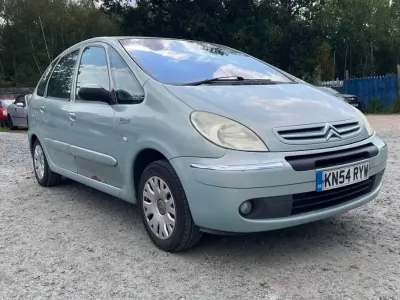 Used Citroën Xsara Picasso 117 HP (86 kW) 2004 Green MPV