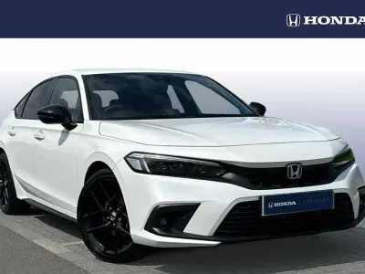 Begagnad Honda Civic Sport 143 HK (105 kW) 2025 Vit Halvkombi