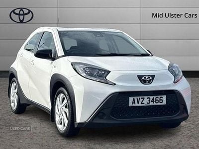 Used Toyota Aygo X PURE 72 HP (52 kW) 2023 White SUV