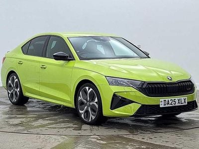 Used Skoda Octavia vRS 265 HP (194 kW) 2025 Green Hatchback