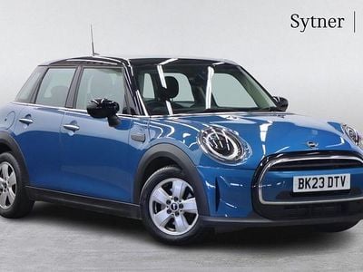 Begagnad Mini Cooper Classic 134 HK (98 kW) 2023 Blå Halvkombi