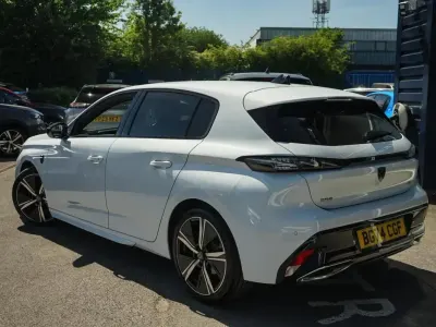 Used Peugeot 308 GT 129 HP (94 kW) 2024 White Hatchback