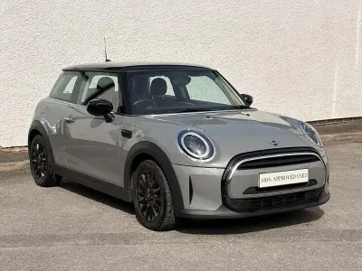 Używany Mini Cooper Classic 135 KM (99 kW) 2022 Szary Hatchback
