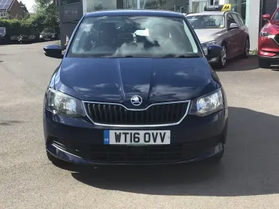 Usado Skoda Fabia SE 75 HP (55 kW) 2016 Azul Citadino