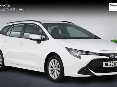 Used Toyota Corolla 140 HP (102 kW) 2023 White Estate