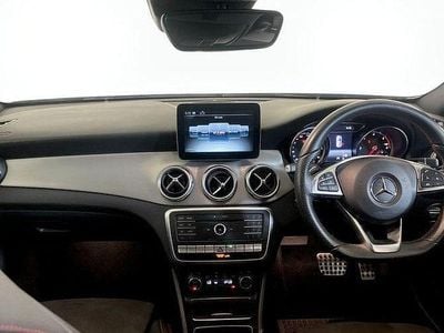 Mercedes GLA220