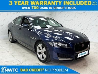 Used Jaguar XF Portfolio 180 HP (132 kW) 2015 Blue Sedan