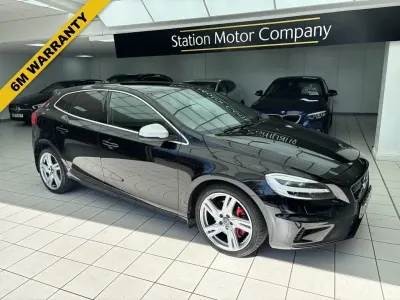 Begagnad Volvo V40 R-Design 190 HK (139 kW) 2018 Svart Halvkombi