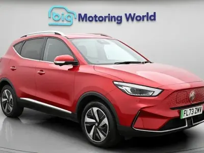 Usado MG ZS Trophy Connect 114 kW (156 HP) 2022 Vermelho SUV