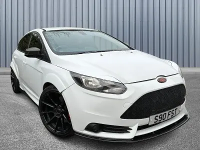 Used Ford Focus ST 250 HP (183 kW) 2013 White Hatchback