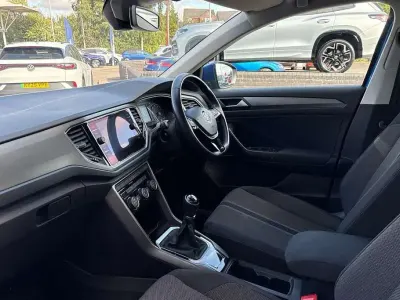 Used VW T-Roc SE 115 HP (84 kW) 2020 Blue SUV