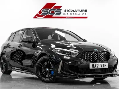 Käytetty BMW M135 Comfort Edition 306 HP (225 kW) 2021 Musta Viistoperä