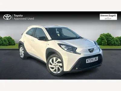 Begagnad Toyota Aygo X PURE 72 HK (52 kW) 2024 Vit SUV