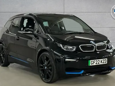 Begagnad BMW i3 Comfort Edition 135 kW (184 HK) 2022 Svart Halvkombi
