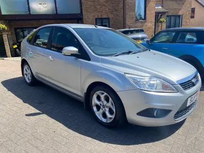 Käytetty Ford Focus Sport 99 HP (72 kW) 2011 Hopea Viistoperä