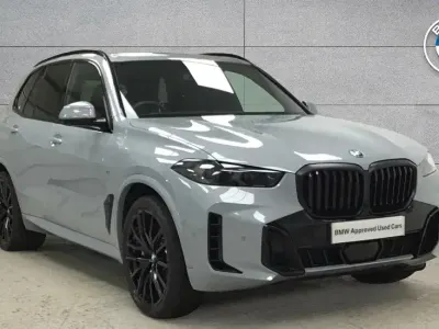 Używany BMW X5 M Sport 482 KM (354 kW) 2025 Szary SUV