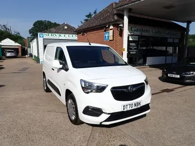 Used Vauxhall Combo Sportive 100 HP (73 kW) 2021 White MPV