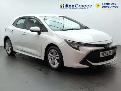 Used Toyota Corolla 116 HP (85 kW) 2019 White Hatchback