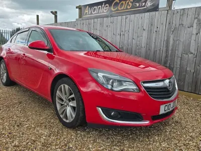 Used Vauxhall Insignia SRi 140 HP (102 kW) 2015 Red Hatchback